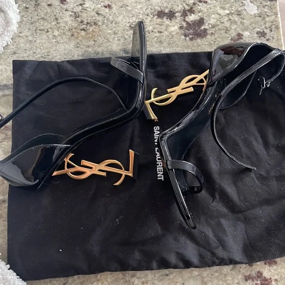 YSL ブラック ポインテッドトゥシューズ 36 1/2 Saint Laurent Jose 75 Trapeze in Nero | FWRD